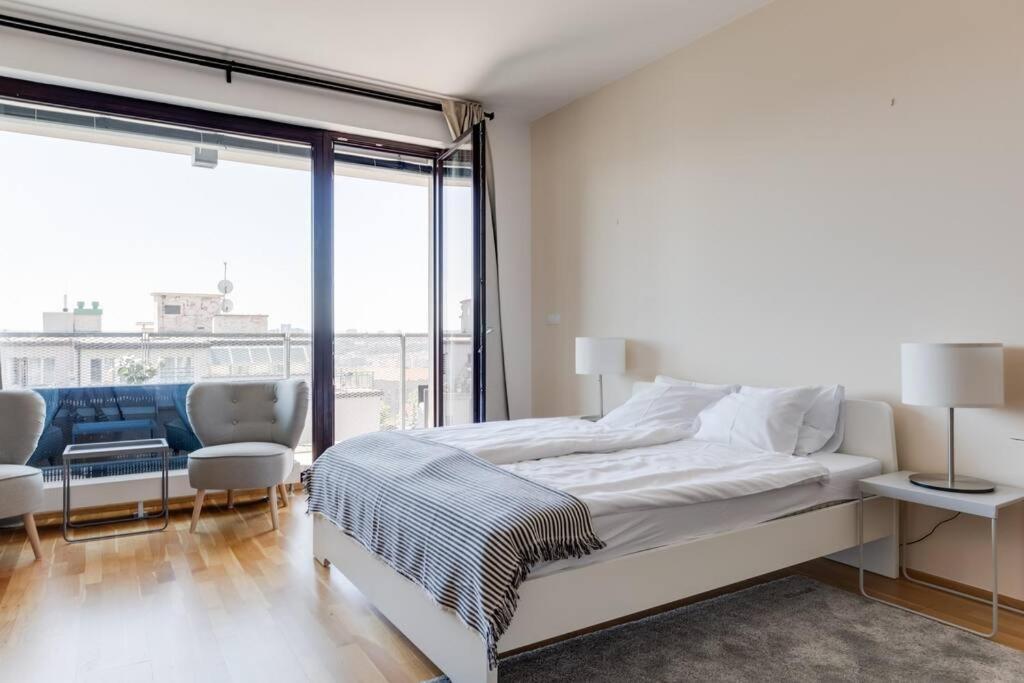 JT's Apartments Korunní str. Praha Bagian luar foto