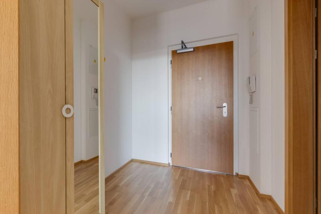 JT's Apartments Korunní str. Praha Bagian luar foto